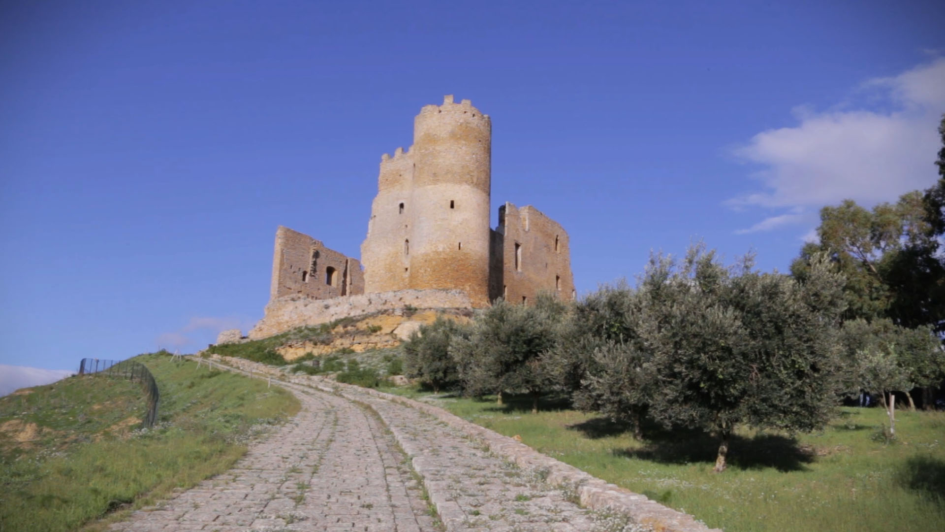 Mazzarino - il Castello_1 Mazzarino - il Castello_1